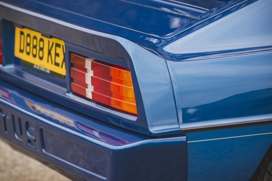 Детали экстерьера Lotus Esprit Turbo HC Limited Edition 1987 года  (фото 110 из 181)